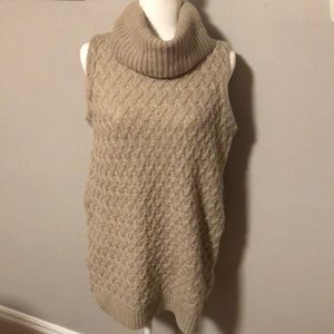 Beautiful sleeveless sweater EUC